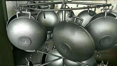 鐵鍋拋丸機(jī) 鐵鍋拋丸機(jī)